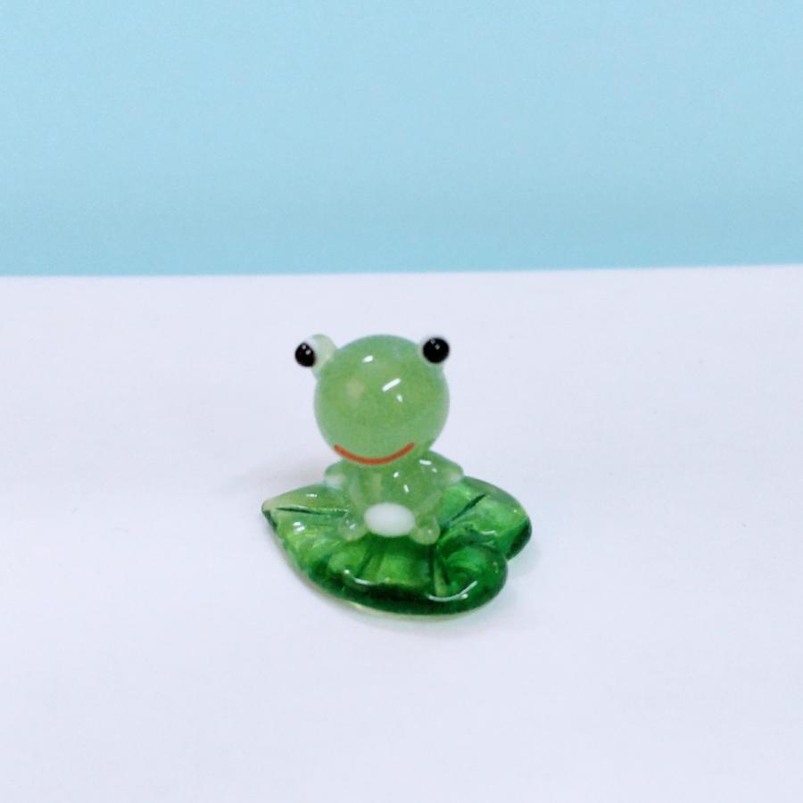 ガラス細工 ミニミニ セール品 葉のりカエル ミニチュア 置物 蛙 小物 雑貨 動物