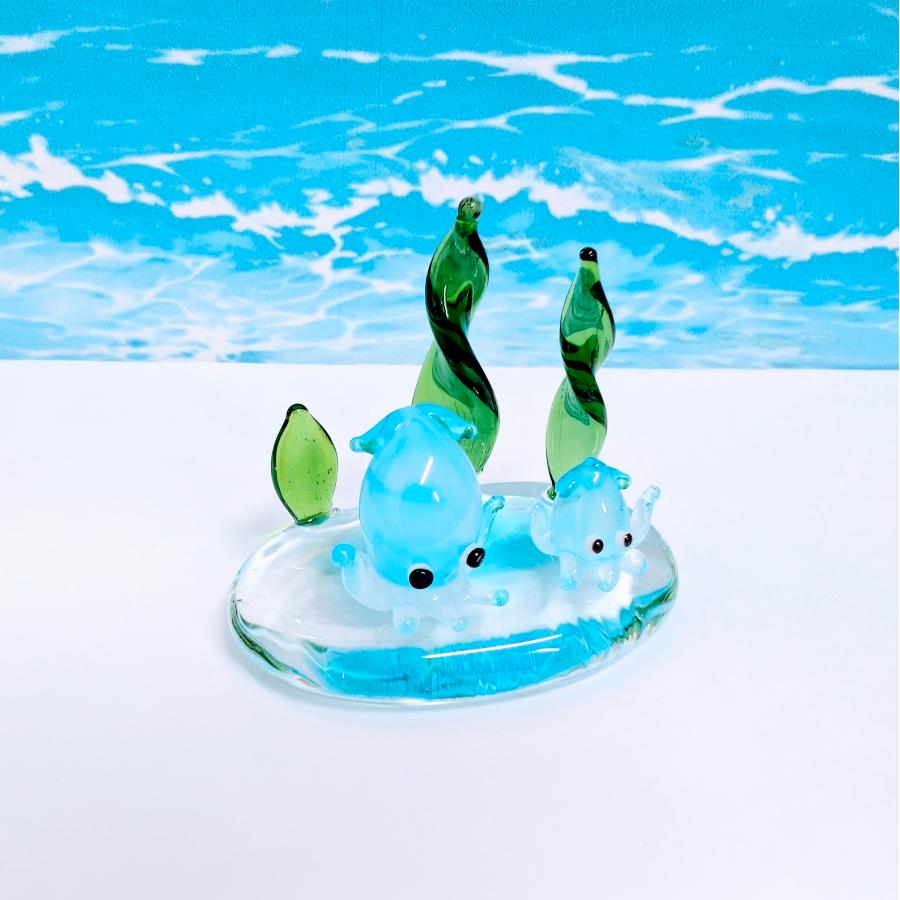 ガラス細工 イカ2匹（青）海草台付 ミニチュア 雑貨 置物 小物 烏賊