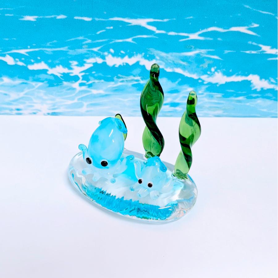 ガラス細工 イカ2匹（青）海草台付 ミニチュア 雑貨 置物 小物 烏賊