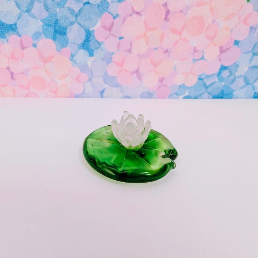 ガラス細工 蓮の花（ミニ）と葉っぱ ミニチュア 雑貨 置物 小物 花