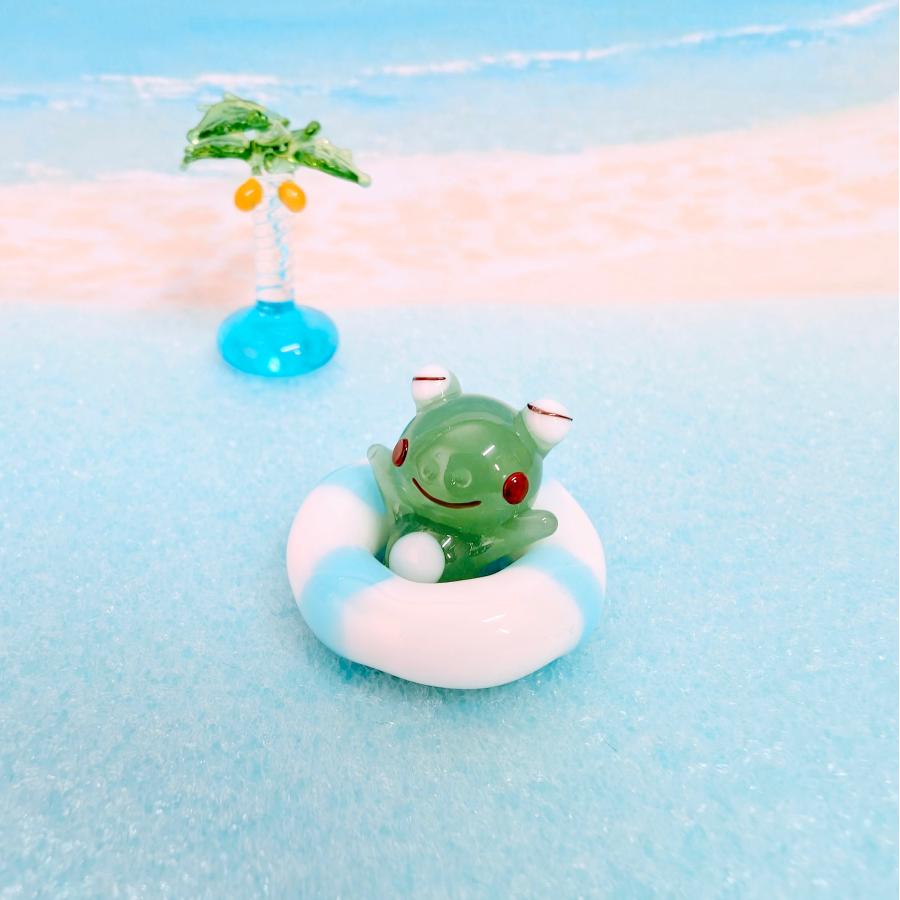 ガラス細工 浮き輪とカエル ミニチュア 雑貨 置物 小物 蛙 : きたの 