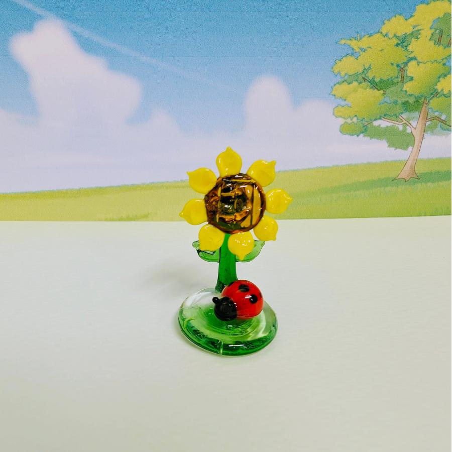 ガラス細工 てんとう虫とひまわり ミニチュア 雑貨 置物 小物 : きたの