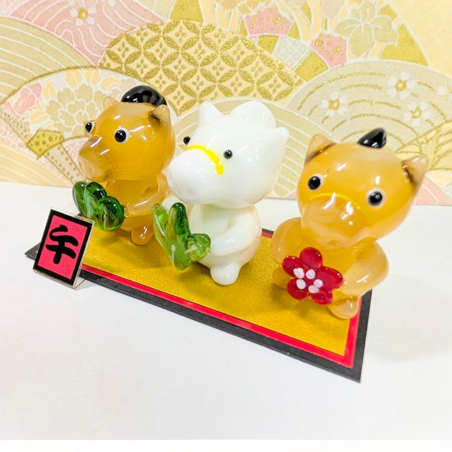 ガラス細工 うま松竹梅セットB（台紙、看板付）茶/白/茶 ミニチュア