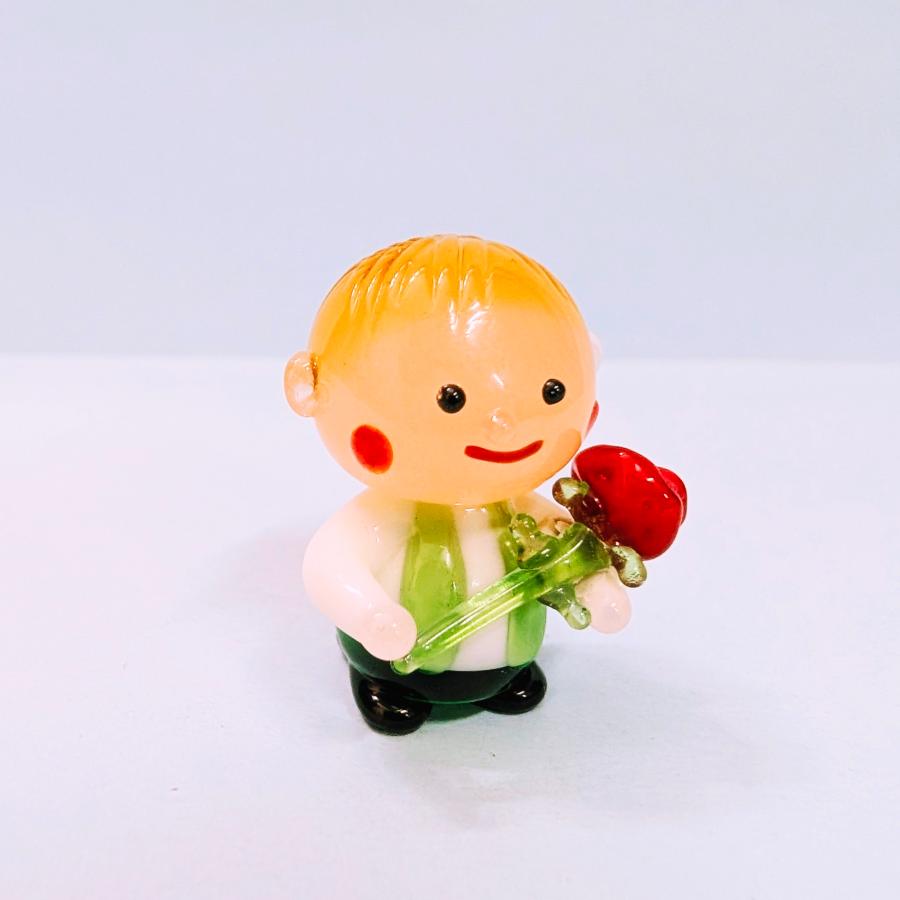 ガラス細工 男の子とカーネーション ミニチュア 置物 母の日 : きたの