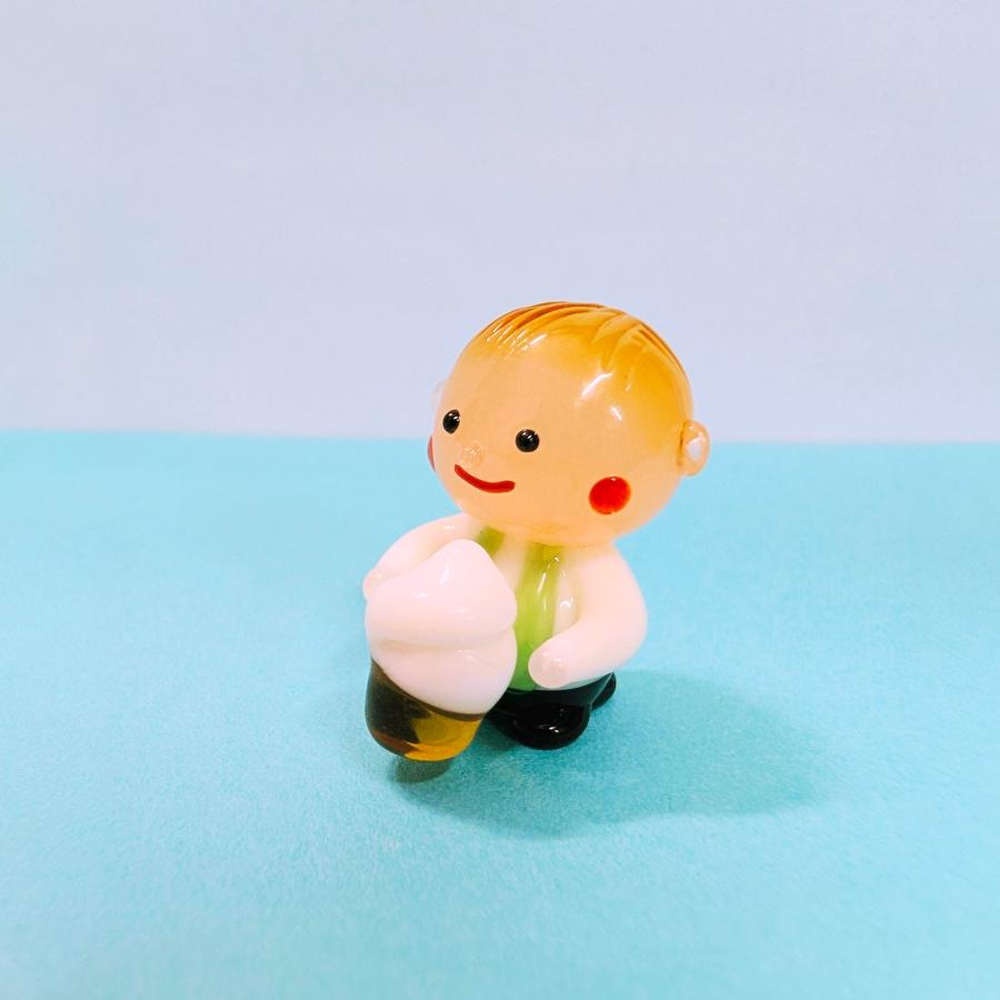 ガラス細工 男の子とソフトクリーム ミニチュア 置物 : きたのガラス