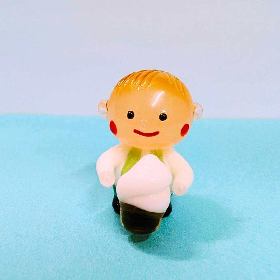 ガラス細工 男の子とソフトクリーム ミニチュア 置物 : きたのガラス