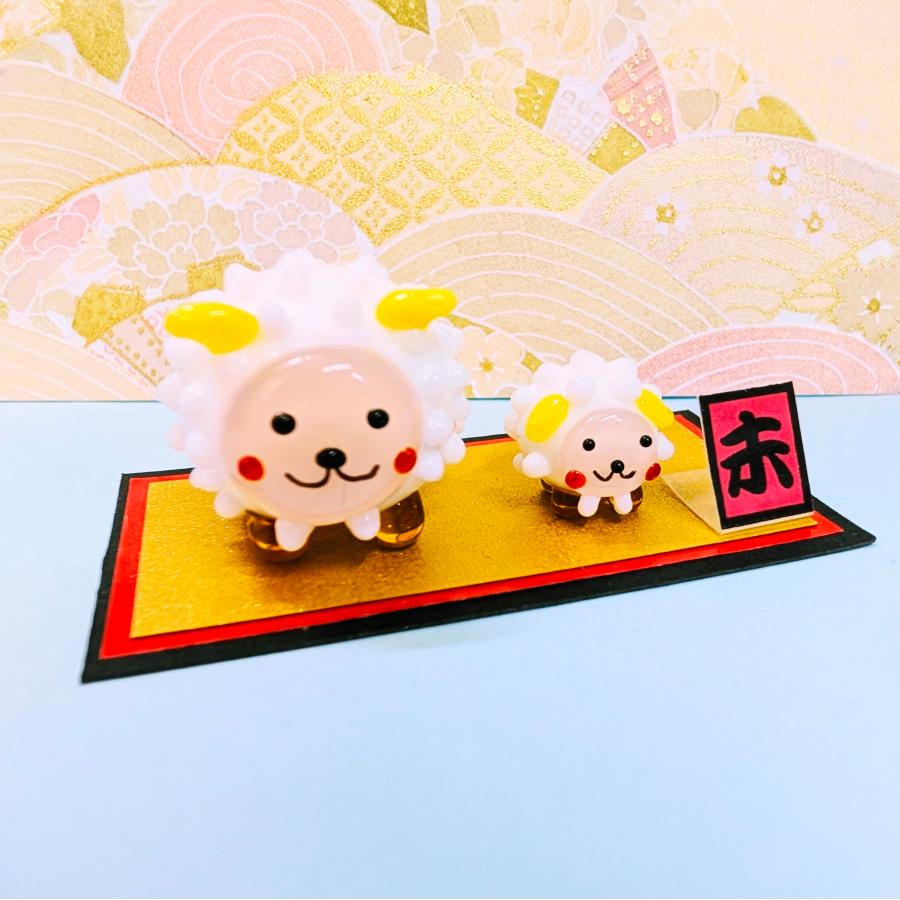 ガラス細工 丸ひつじペア（看板、台紙付）ミニチュア 置物 干支 お正月