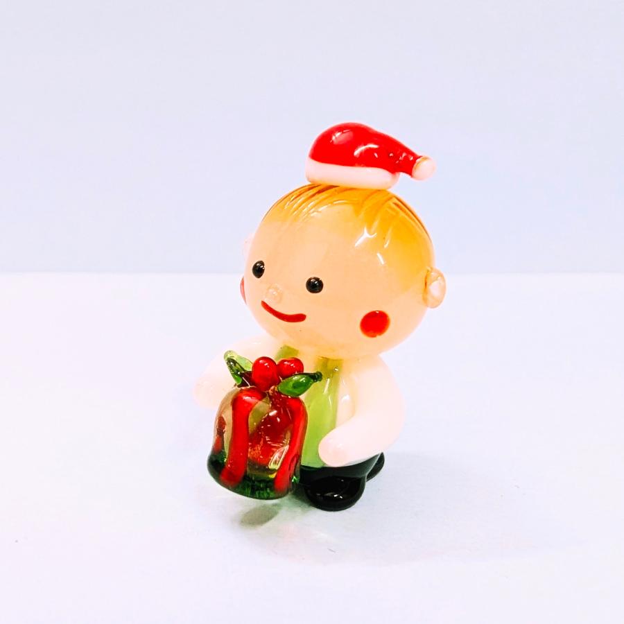 ガラス細工 男の子とギフトボックス ミニチュア 置物 クリスマス 