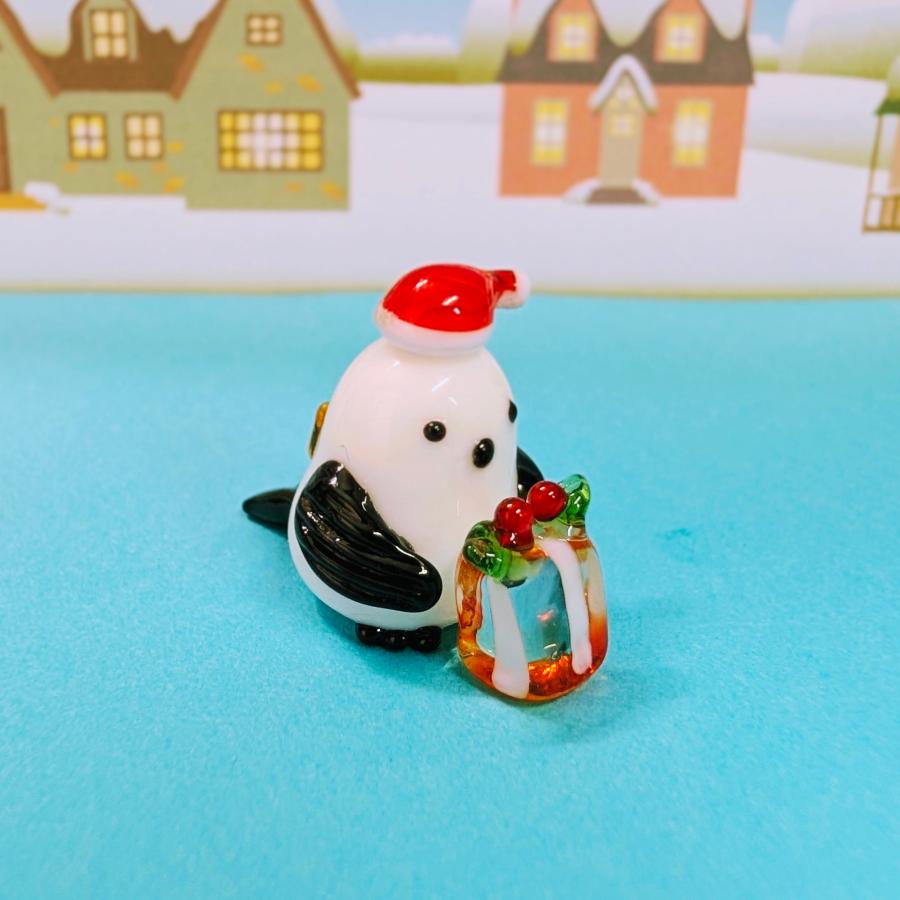 ガラス細工 シマエナガ（黒）とギフトボックス ミニチュア 置物 : きた