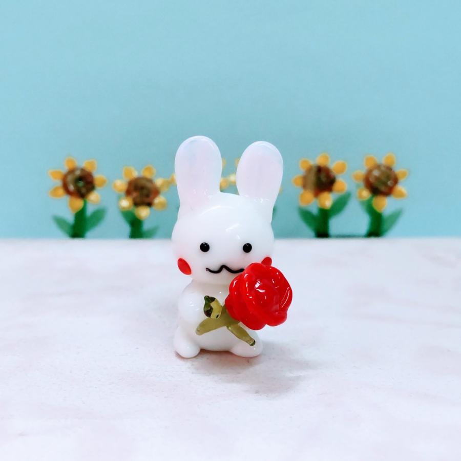 Sale 71 Off ガラス細工 ウサギとカーネーション ミニチュア 雑貨 置物 小物 兎 花 母の日 Heartlandgolfpark Com
