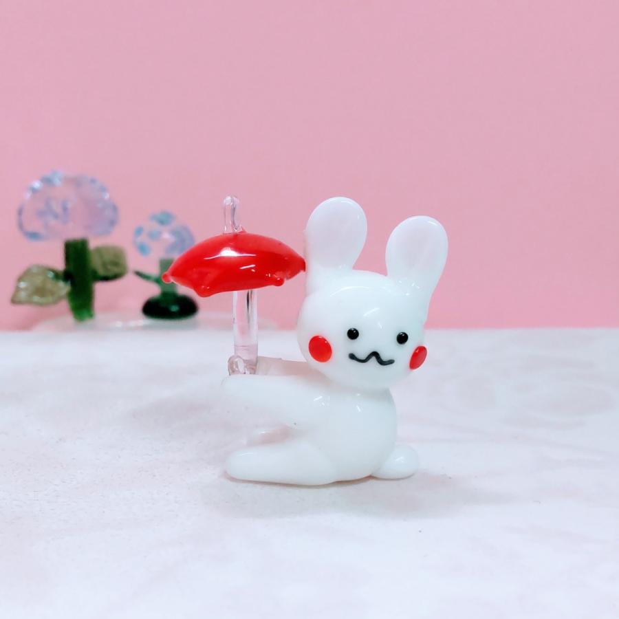 ガラス細工 ウサギと傘 ミニチュア 雑貨 置物 小物 兎 雨 : きたの