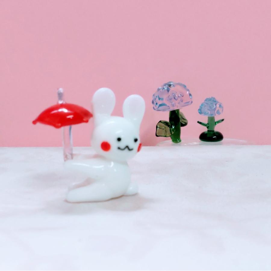 ガラス細工うさぎセット ガラス細工 ウサギと傘 ミニチュア 雑貨 置物 小物 兎 雨 : きたの