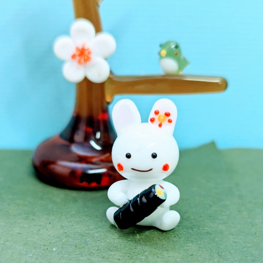 ガラス細工 ウサギと恵方巻 ミニチュア 雑貨 置物 小物 節分 兎 : きた