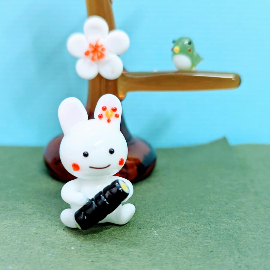 ガラス細工 ウサギと恵方巻 ミニチュア 雑貨 置物 小物 節分 兎 : きた