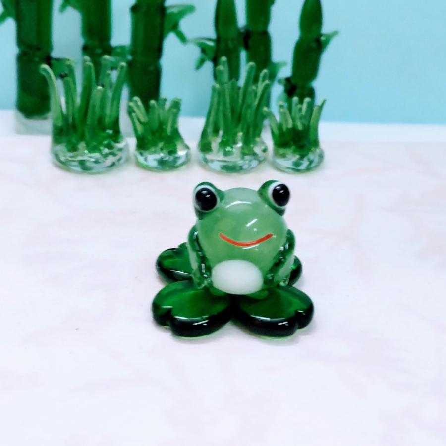 ガラス細工 丸カエルとよつば ミニチュア 置物 雑貨 小物 蛙