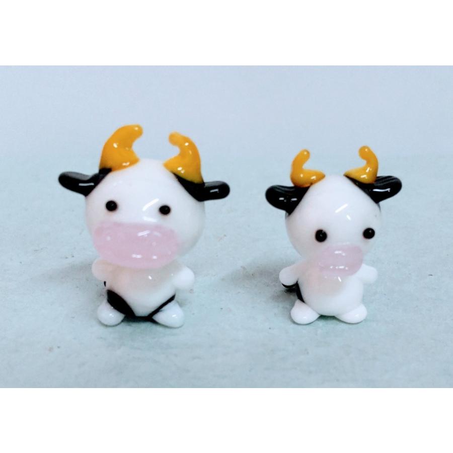 ガラス細工 12支親子 丑 うし（布台付）ミニチュア 置物 干支 十二支