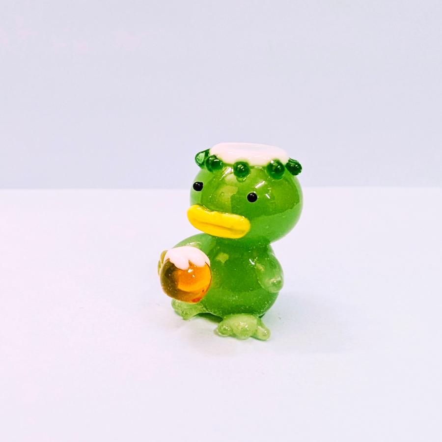ガラス細工 カッパとビール（S) ミニチュア 置物 河童 : きたのガラス