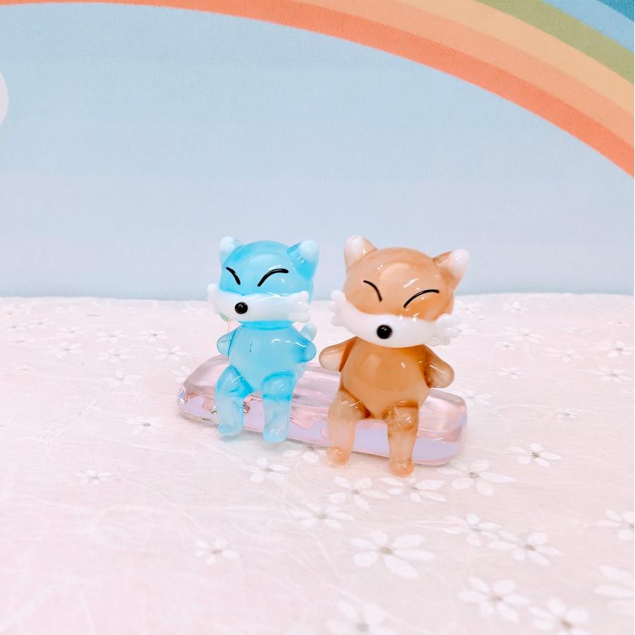 キツネ　ガラス細工　ミニチュア ガラス細工 キツネ2人ベンチ（M) 座 ミニチュア 雑貨 置物 小物