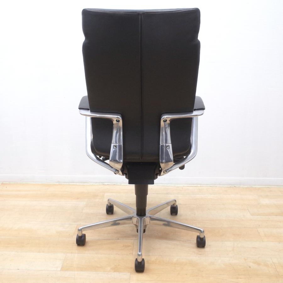 中古オフィスチェア（イトーキ プレクサスチェア ハイバック 皮革張 ） 肘付 ブラック KWE-655LE-Z9T1 ITOKI プレクサス KWE-655LE-Z9T1 肘付きオフィスチェア 黒