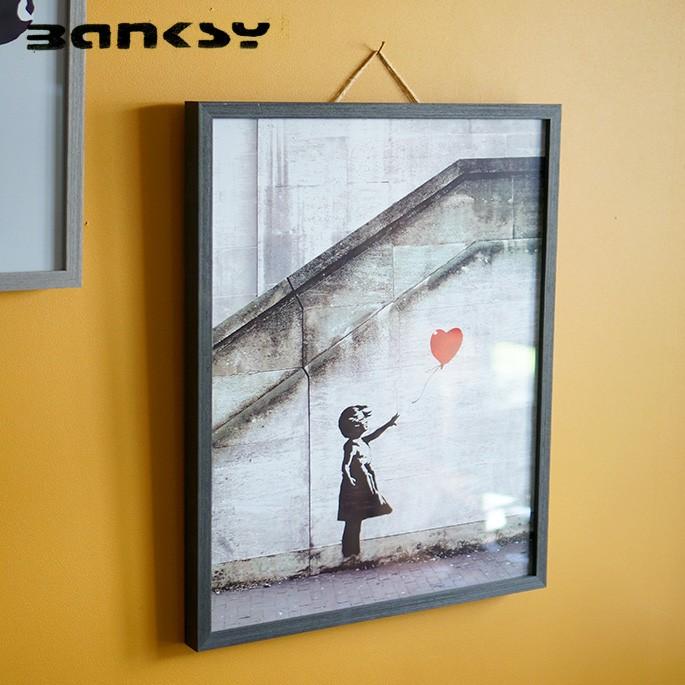 アート 新品即決 バンクシー Banksy Red Balloon 最大74%OFFクーポン アートフレーム 絵画 ストリートアート IBA-61736 風刺画