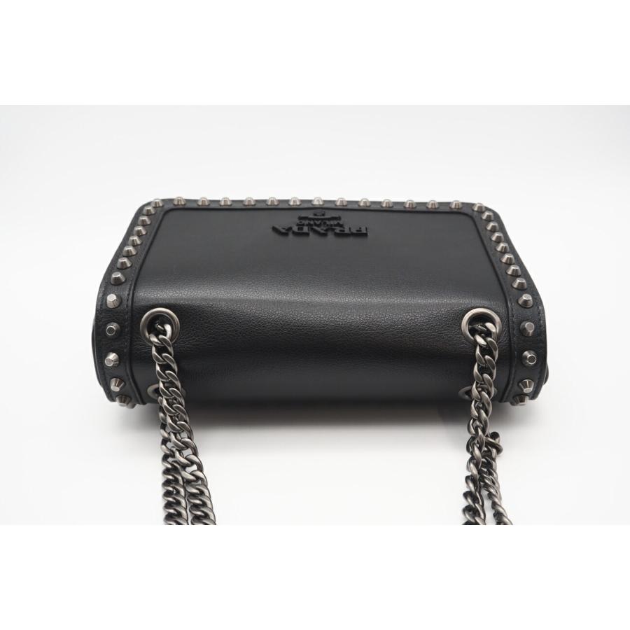 PRADA (プラダ) スタッズチェーンショルダーバッグ ブラック