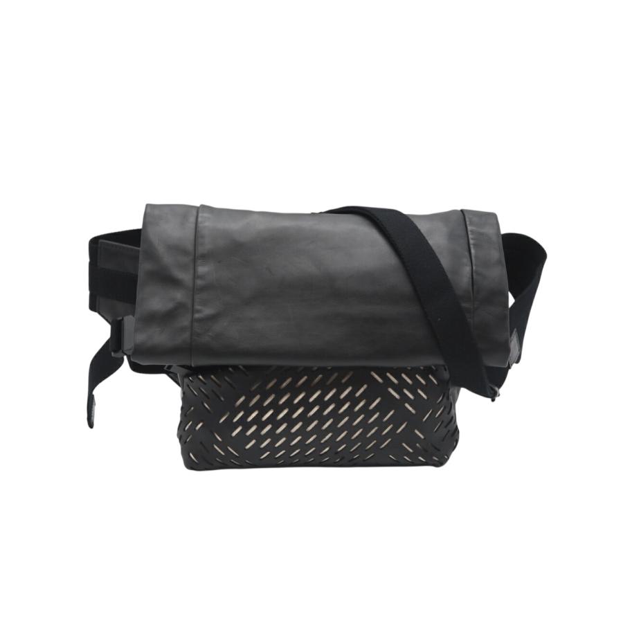 ★3日以内返品可★ BOTTEGAVENETA ボッテガヴェネタ レザー パーフォレイテッド ボディバッグ 578540