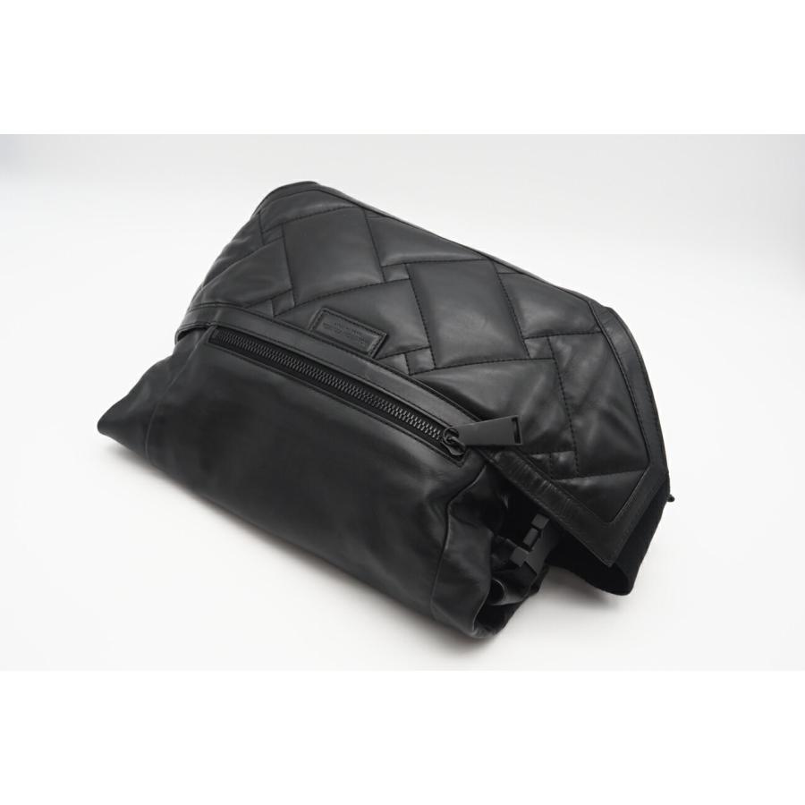 ★3日以内返品可★ BOTTEGAVENETA ボッテガヴェネタ レザー パーフォレイテッド ボディバッグ 578540