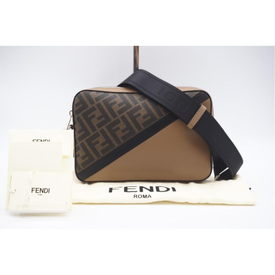 ★3日以内返品可★ 極美品 FENDI フェンディ FFキャンバス ダイアゴナル カメラケース 7M0286 ショルダーバッグ | FENDI