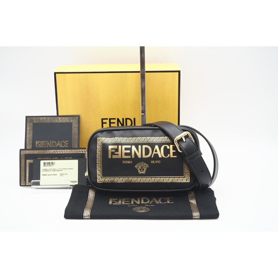 FENDI（フェンディ） ☆3日以内返品可☆ 美品 レザー フェンディ 