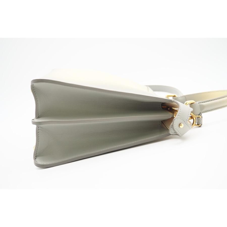 ★3日以内返品可★ 美品 FENDI フェンディ レザー ピーカブーISeeU ミディアム 8BN321 | FENDI | 06