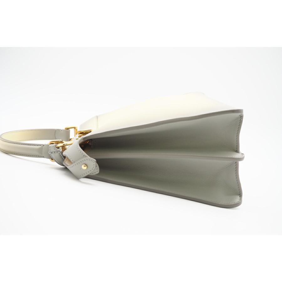 ★3日以内返品可★ 美品 FENDI フェンディ レザー ピーカブーISeeU ミディアム 8BN321 | FENDI | 07