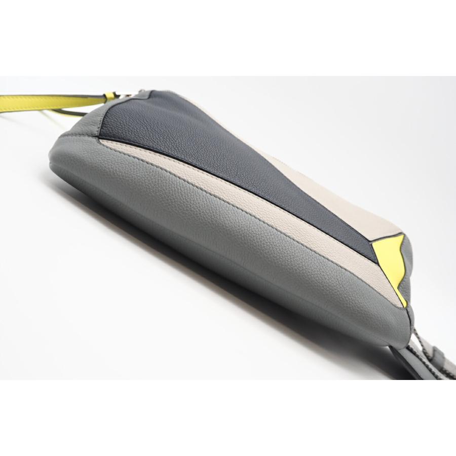 ★3日以内返品可★ 極美品 LOEWE ロエベ カーフスキン PUZZLE ボディバッグ 306.50.T57 ボディバッグ | LOEWE | 05