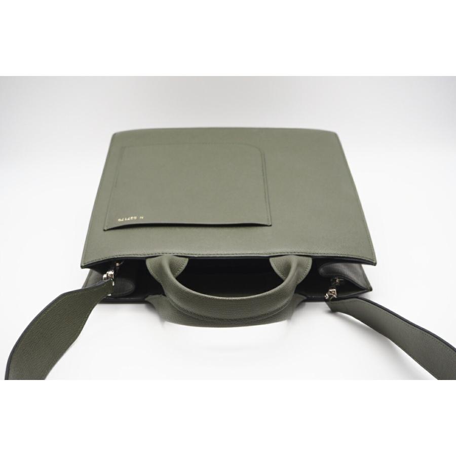 ★3日以内返品可★ 美品 Valextra ヴァレクストラ ソフトカーフスキン ボクシィ ミリタリー | Valextra | 04