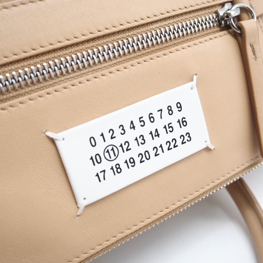 ★3日以内返品可★ 極美品 MAISON MARGIELA メゾンマルジェラ レザー 5AC ミディアム ショルダーバッグ |  | 07