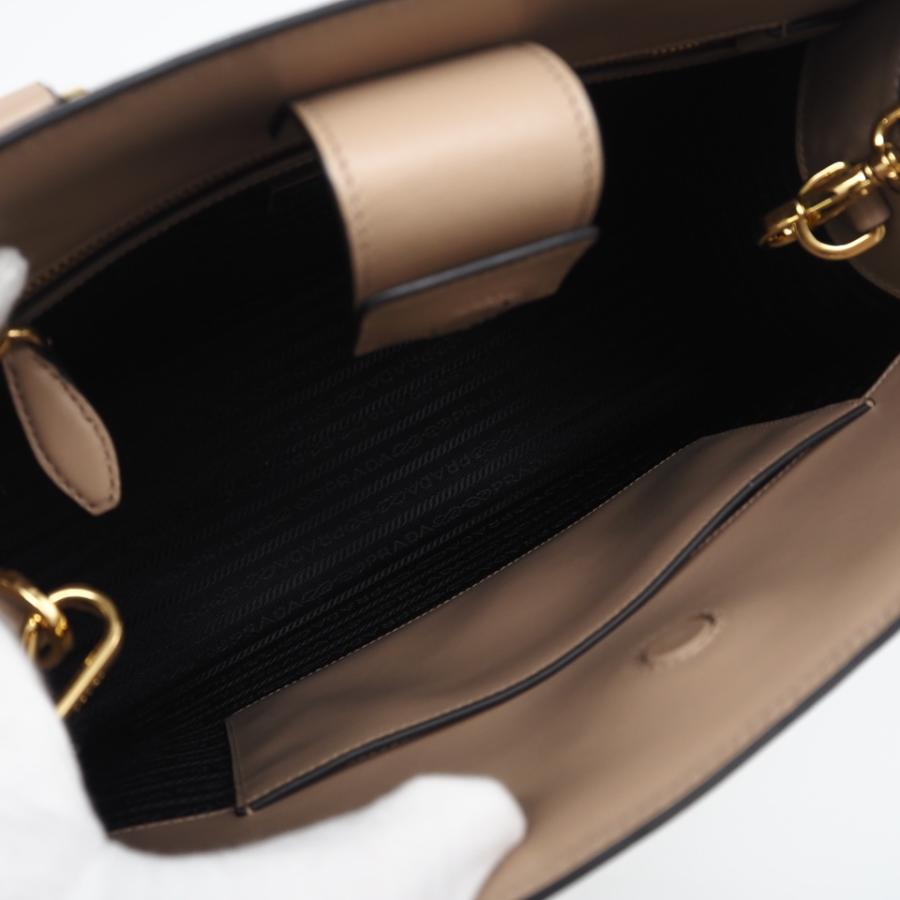 PRADA（プラダ） ☆3日以内返品可☆ 美品 サフィアーノ ロゴ 2WAY