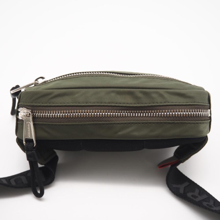 BURBERRY（バーバリー） ☆3日以内返品可☆ 美品 ナイロン CANNON ML