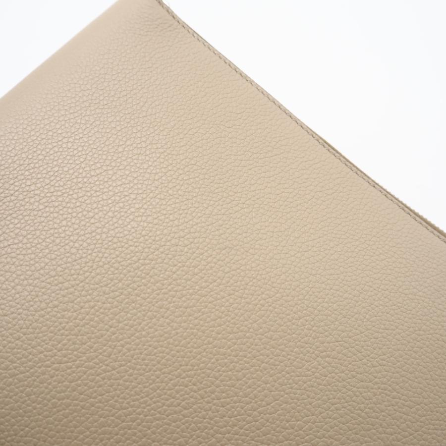 FENDI（フェンディ） ☆3日以内返品可☆ 美品 フェンディロゴ レザー
