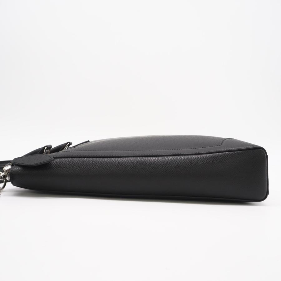 LOUIS VUITTON（ルイ・ヴィトン） ☆3日以内返品可☆ 美品 タイガ