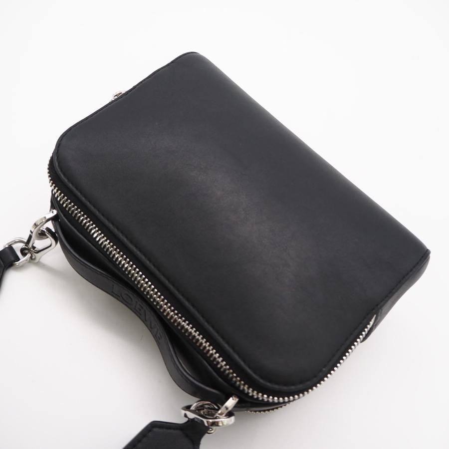 LOEWE（ロエベ） ☆3日以内返品可☆ 美品 アナグラム サテンカーフ