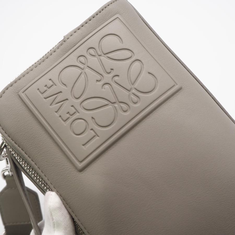 ★3日以内返品可★ 極美品 LOEWE ロエベ アナグラム サテンカーフ クロスボディ カメラバッグ ミニ C565R41X04 | LOEWE | 04