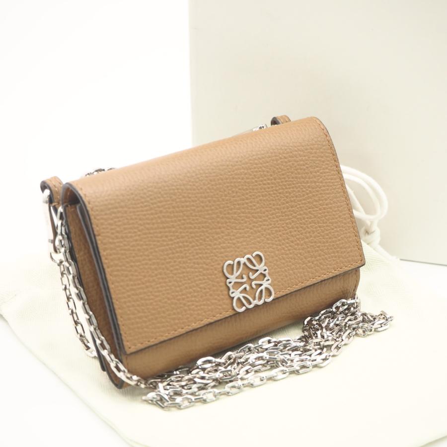 LOEWE（ロエベ） ☆3日以内返品可☆ 美品 アナグラム レザー チェーン