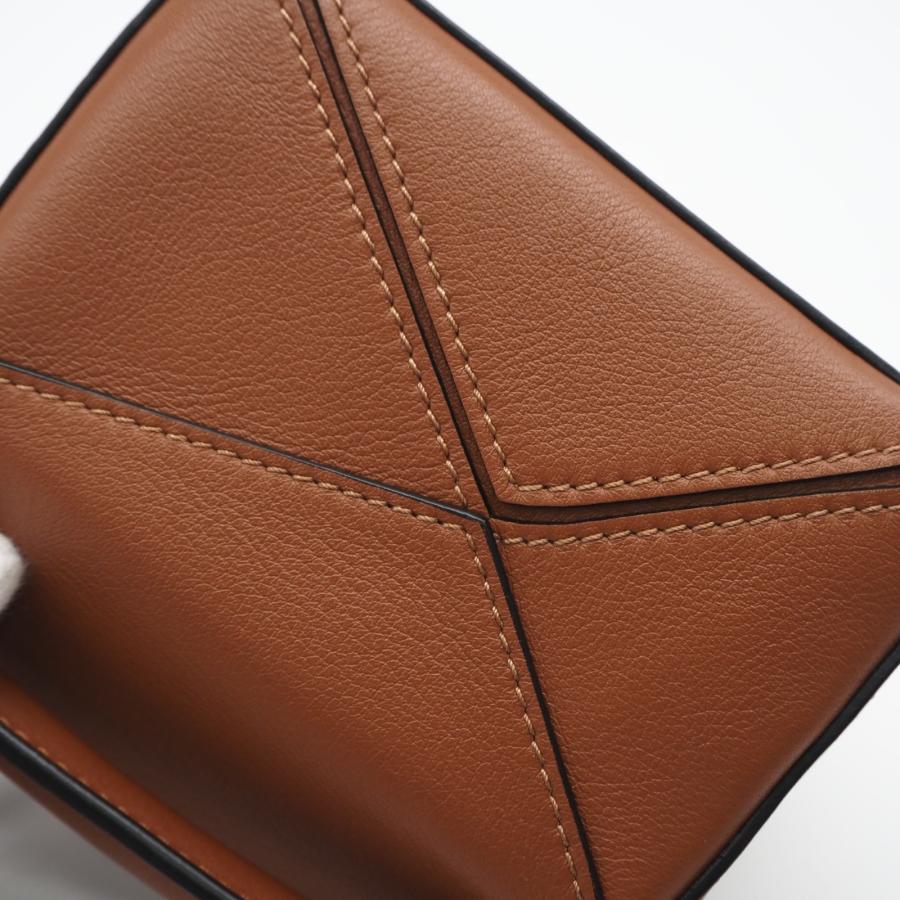 ★3日以内返品可★ 極美品 LOEWE ロエベ カーフスキン PUZZLE EDGE MINI タン A510P88X26の画像