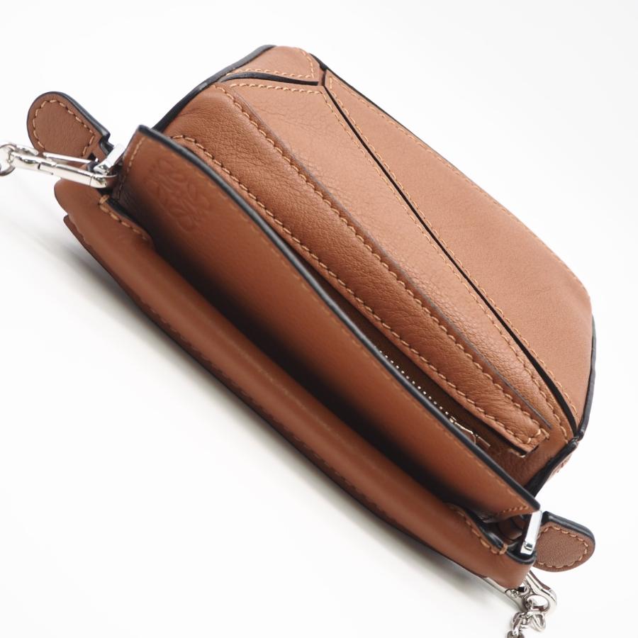 ★3日以内返品可★ 極美品 LOEWE ロエベ カーフスキン PUZZLE EDGE MINI タン A510P88X26の画像