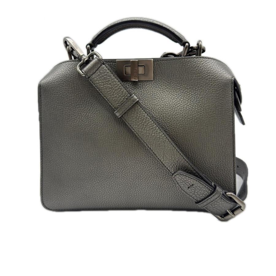 FENDI（フェンディ） ☆3日以内返品可☆ 美品 カーフレザー ピーカブー