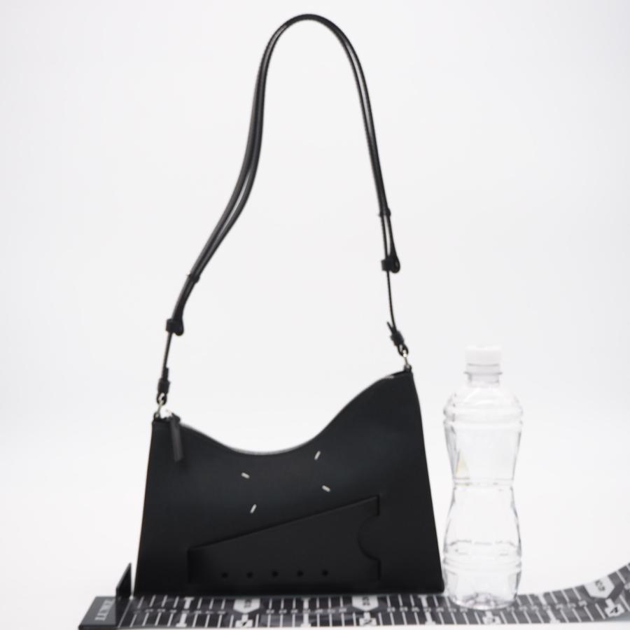 ★3日以内返品可★ 未使用 MAISON MARGIELA メゾンマルジェラ カーフレザー Snatched ショルダーバッグ |  | 03