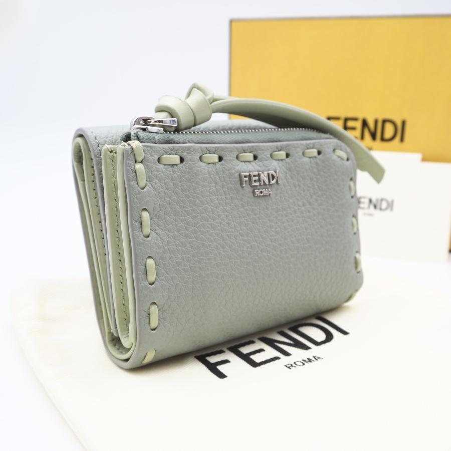 【新品未使用】FENDI 三つ折り財布 ピーカブー マイクロ グレー 鑑定済み FENDI（フェンディ） ☆3日以内返品可☆ 美品 ピーカブー マイクロ 三