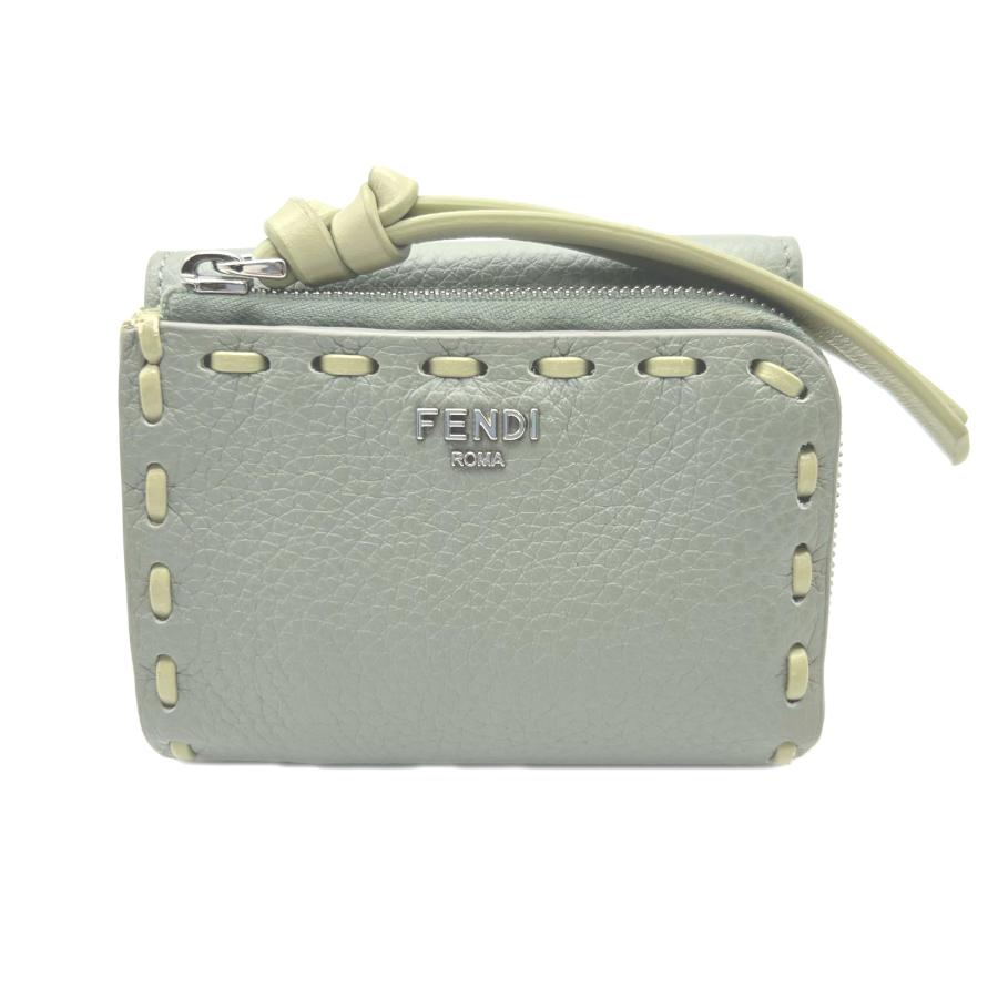 FENDI 美品三つ折り財布 カーキ色付属品完備 FENDI（フェンディ） ☆3日以内返品可☆ 美品 ピーカブー マイクロ 三