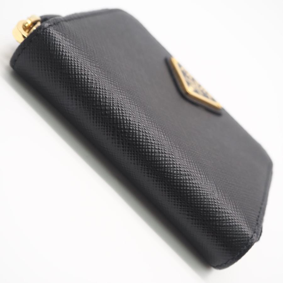 PRADA（プラダ） ☆3日以内返品可☆ 美品 サフィアーノ トライアングル