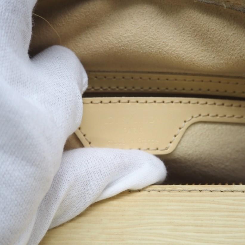 LOUIS VUITTON ☆3日以内返品可☆ ルイ ヴィトン M5222A エピ