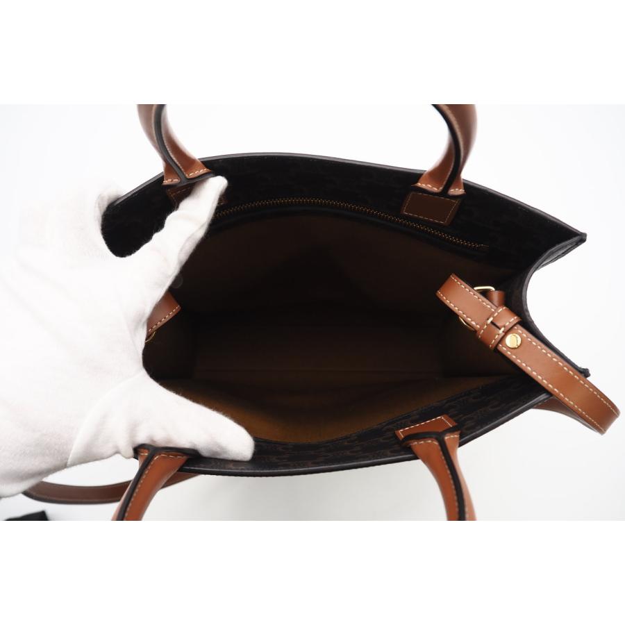 ☆安心の3大保証☆ Aランク ≪CELINE セリーヌ/2WAYバッグ≫ 191542BZK トリオンフ カバ バーティカル トートバッグ ブラウン ベージュ ホワイト ☆安心の3大保証☆ Aランク ≪CELINE セリーヌ/2WAYバッグ≫ 191542BZK